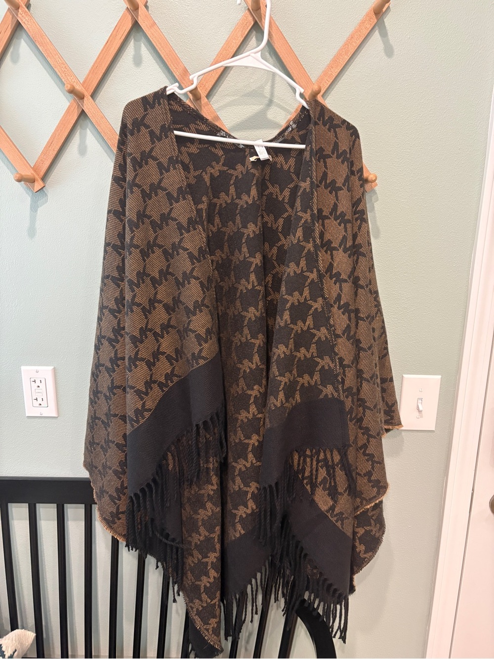 NWOT Michael Kors - Brown & Black Patterned Fringe Poncho